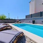 شقة South Cliff